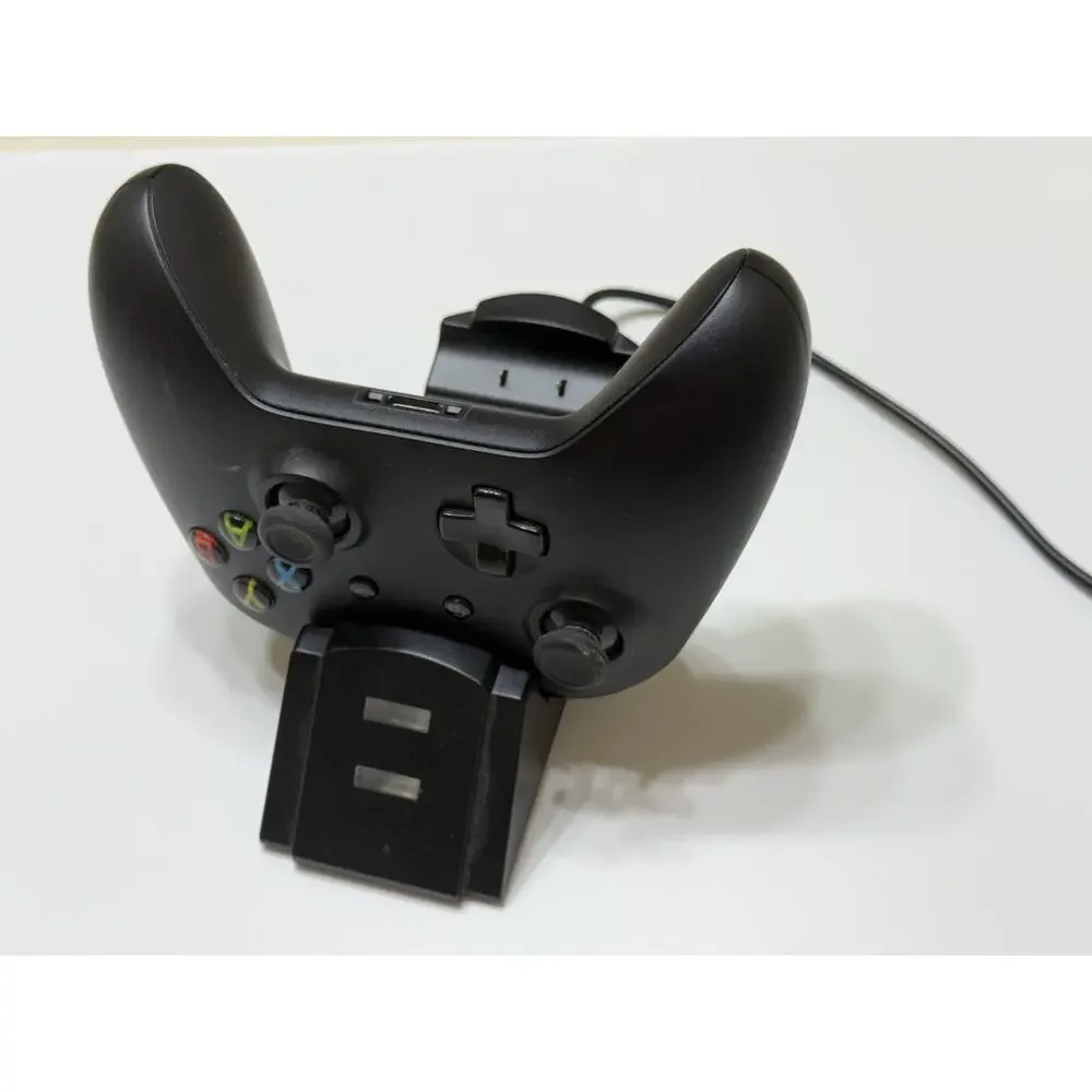 Xbox One Wireless Black Controller -Model 1537 w/ Rechargeable Battery + Charger